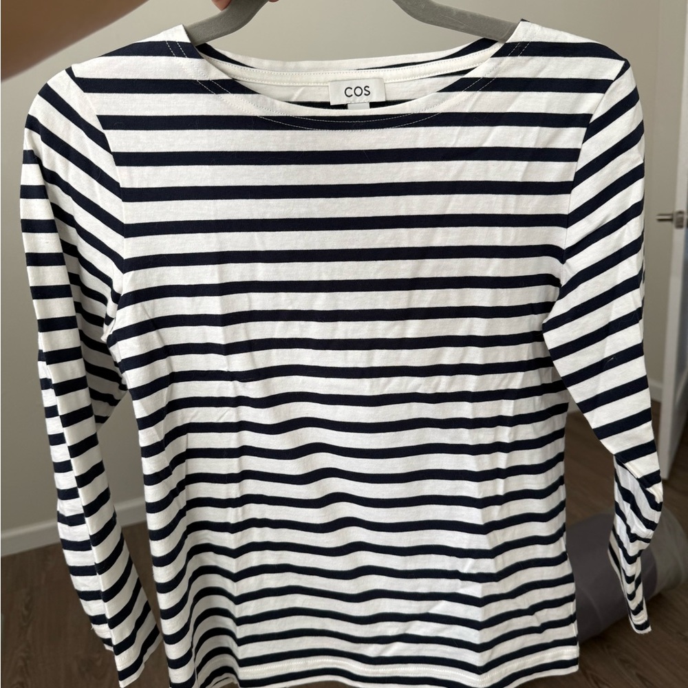 COS Women's Long Sleeve Navy and White Striped Tee